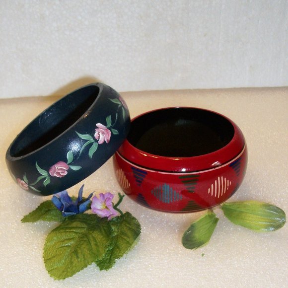 Unbranded Jewelry - ❄️HP❄️2 Vintage Wooden Bangle Bracelets Hand Paint